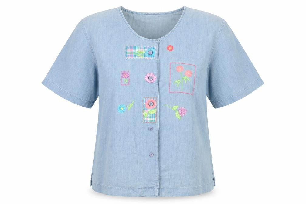 Northern Treasures Women's Blue Embroidered Button-Up Shirt M