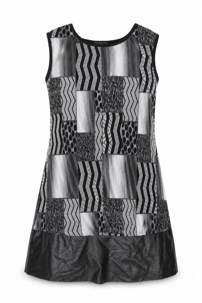 Front view of New Collection Italy Women's Black Geometric Casual Dress