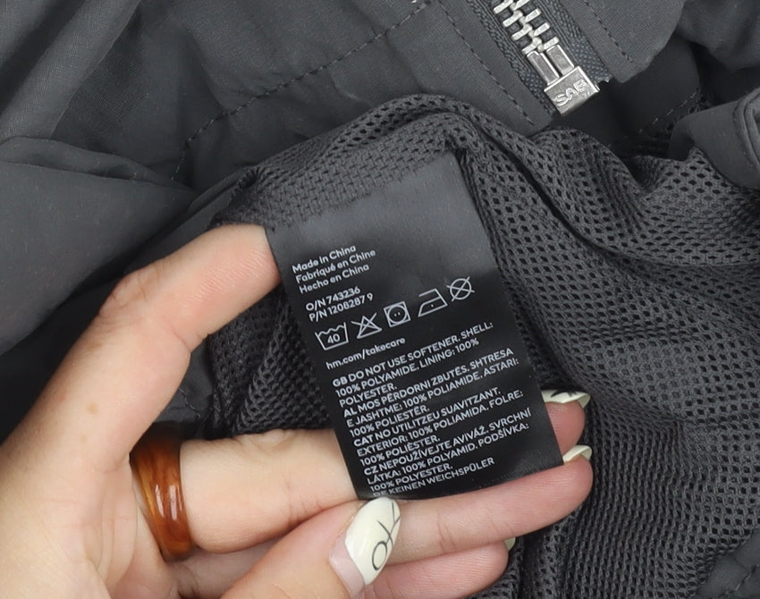 H&M Men's Black Windbreaker Jacket L - Hooded Zip Casual