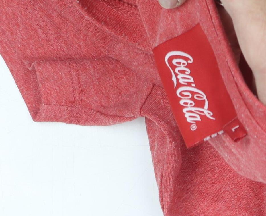 Coca-Cola Men's Red Christmas T-Shirt Size L