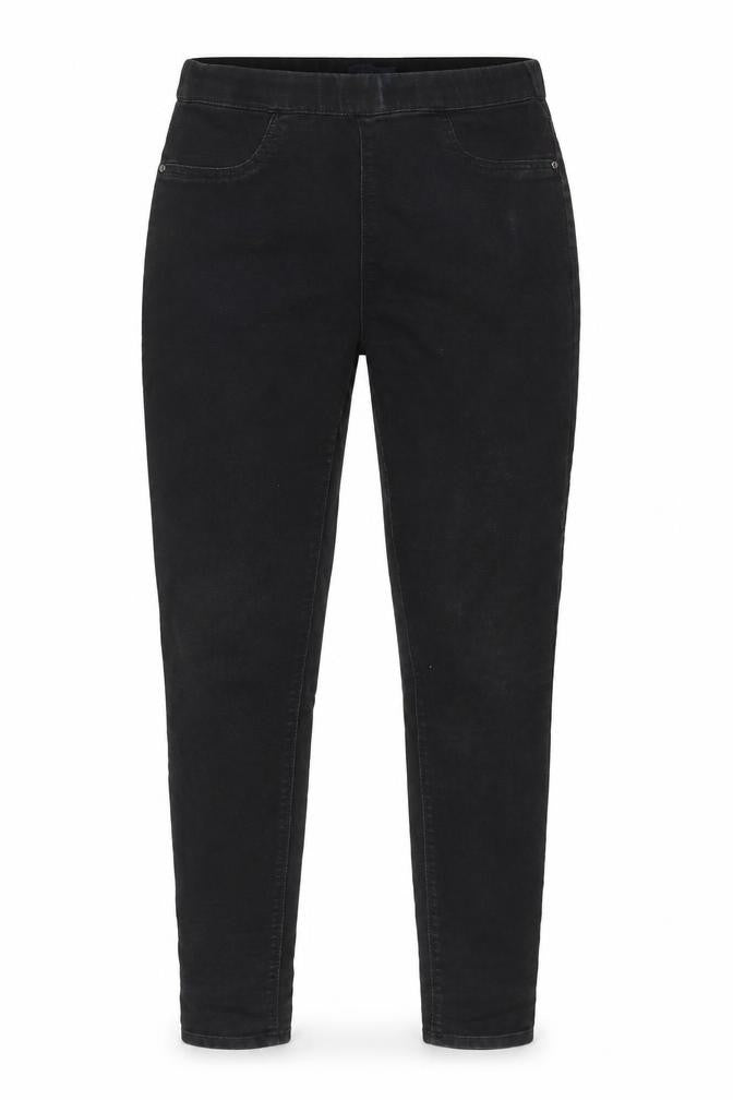 Front view of Papaya Women's Black Slim Jegging Jeans, size 8