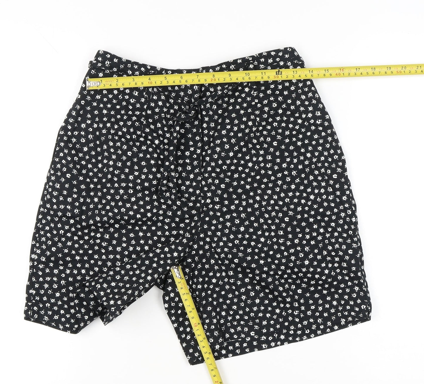 Karen Scott Women’s Black Floral Cotton Chino Shorts Size 12