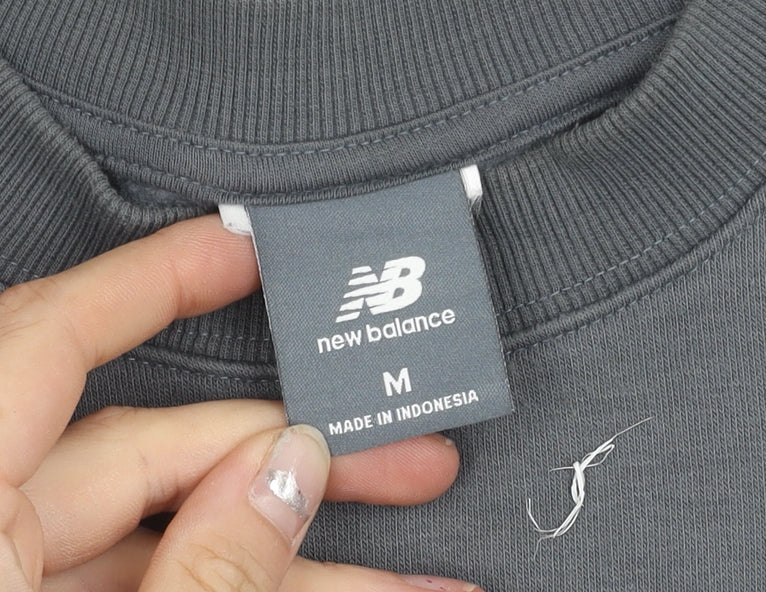 New Balance Mens Grey Sweatshirt M Crew Neck Pullover Logo Sportswear