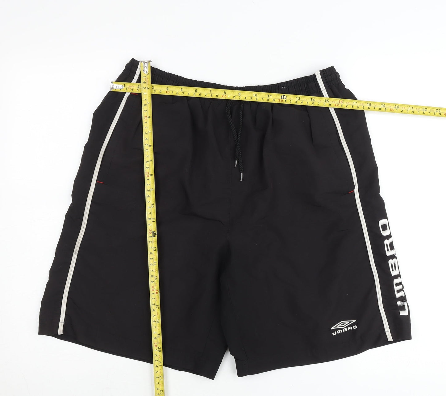 Umbro Men’s Black Sports Shorts L Elastic Waist Drawstring