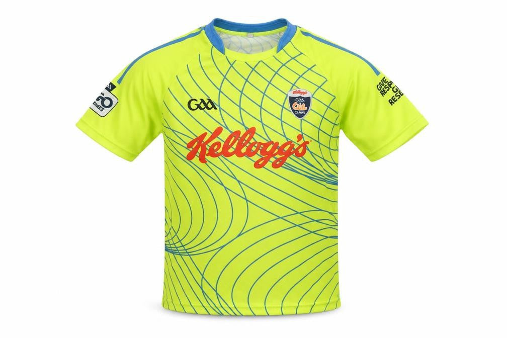 Front view of O'Neill boys’ green sports jersey t-shirt 5 years lightweight activewear