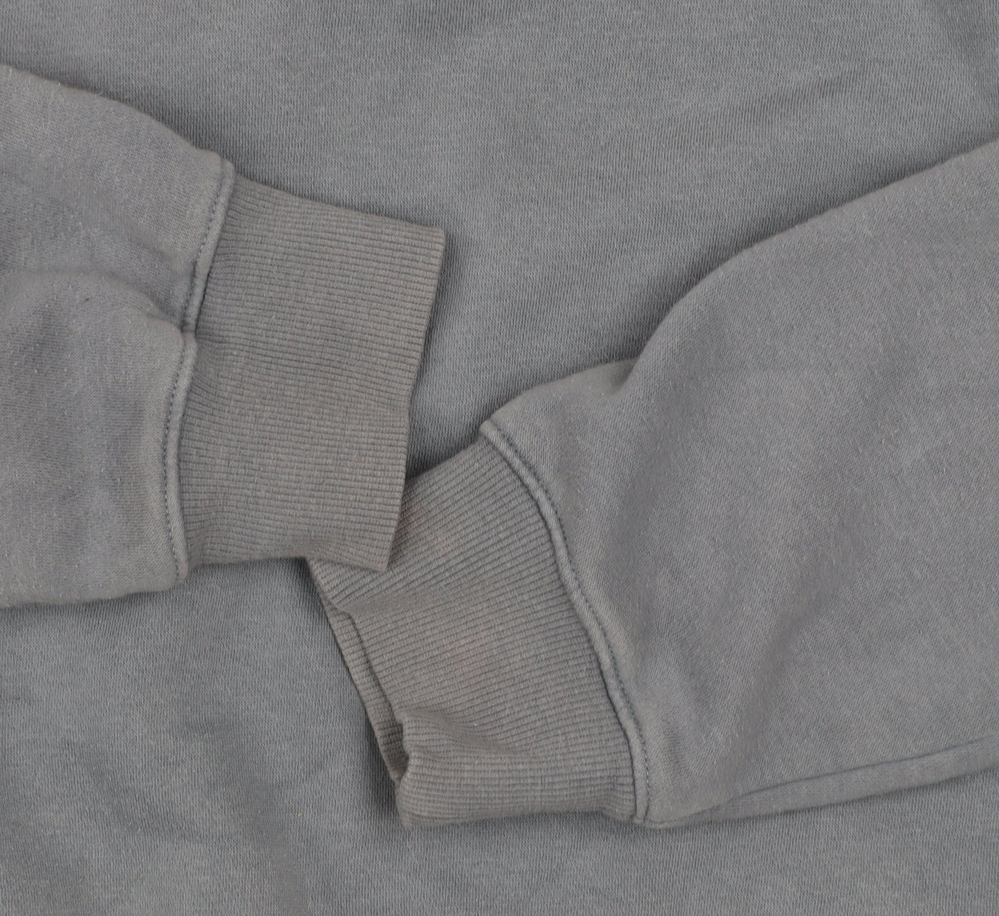 H&M Divided Men’s Grey Pullover Sweatshirt M Crew Neck Fleece Logo