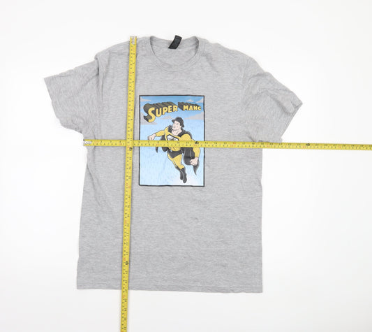 Gildan Men’s Grey Super Manc Graphic T-Shirt Size M