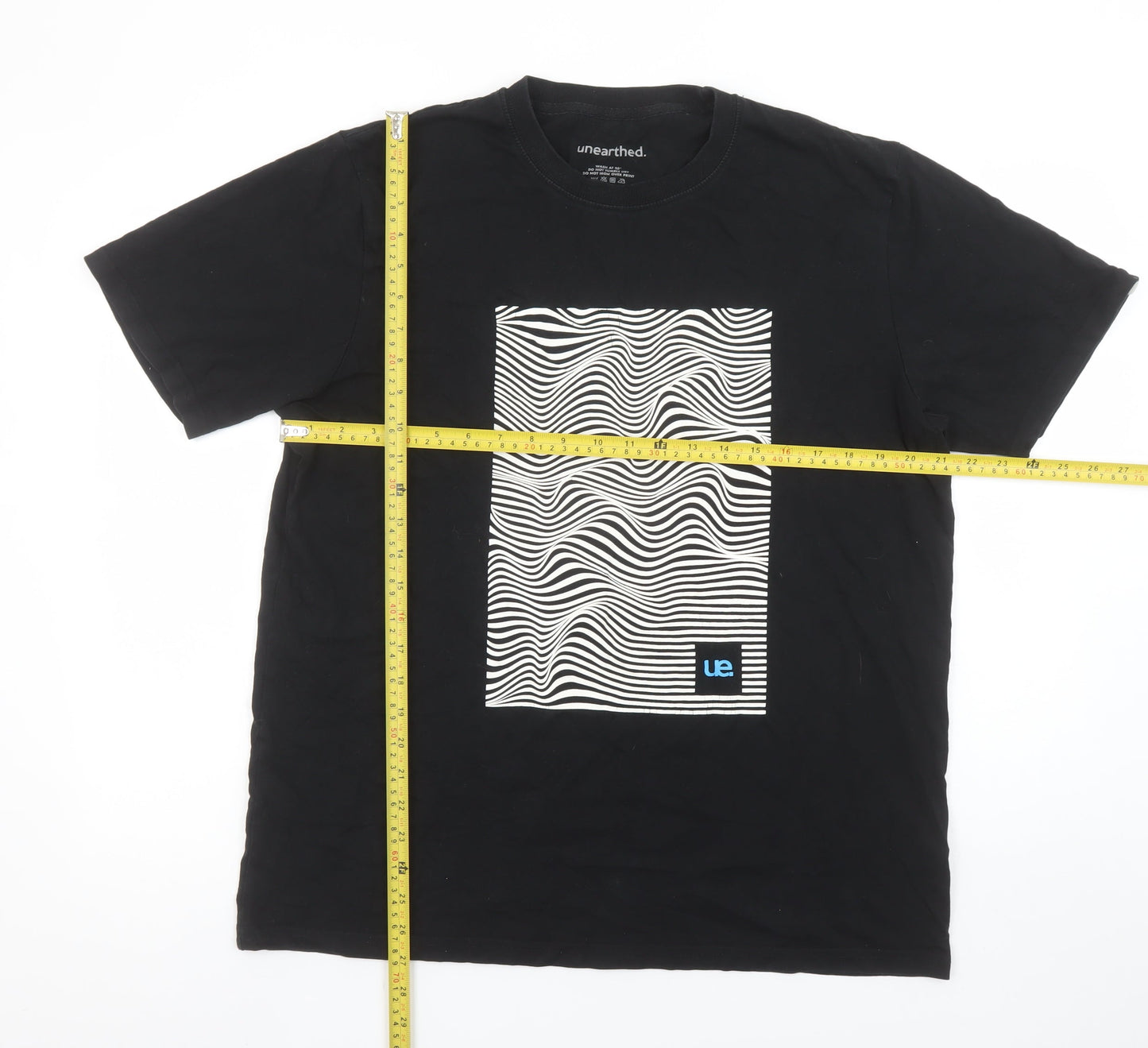 Unearthed Men’s Black Graphic Art Print Crew Neck T-Shirt L