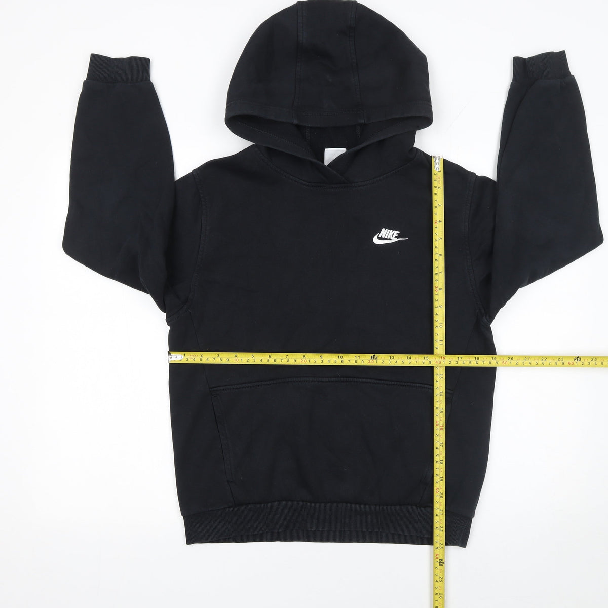 Back view of Nike boys’ black xl pullover fleece hoodie with logo