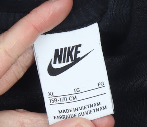Brand and care label for Nike boys’ black xl pullover fleece hoodie with logo