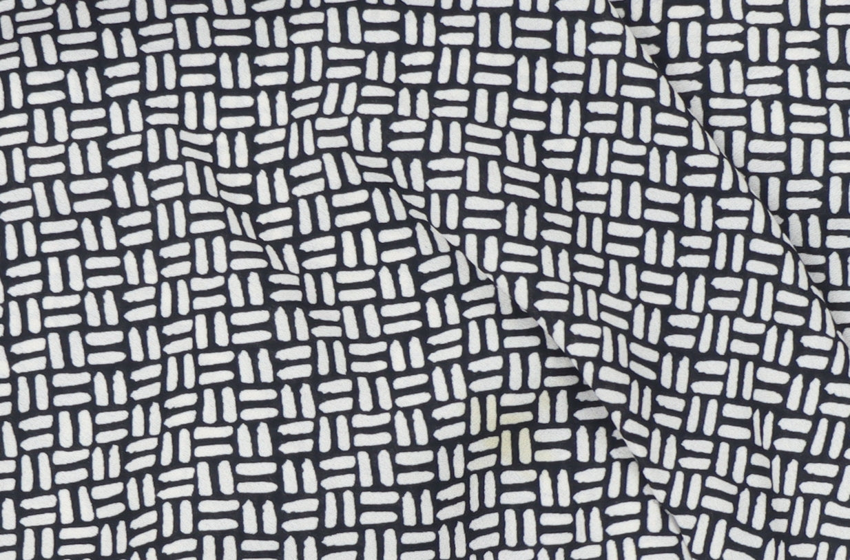 Dunnes Women’s Black Geometric Long Sleeve V-Neck Blouse Size M