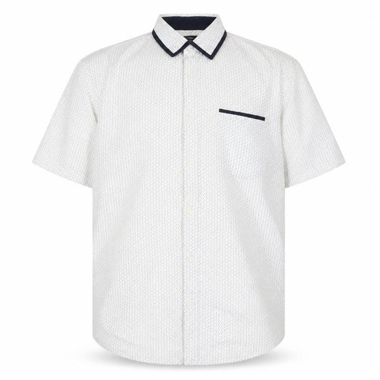 Front view of Dunnes Men's White Short Sleeve Regular Fit Cotton Shirt XL
