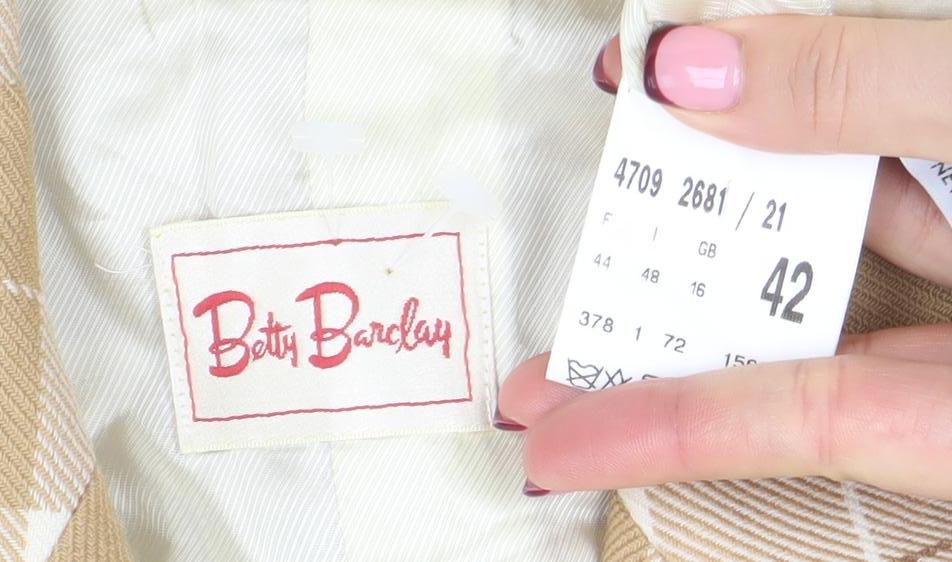 Both Burberry Womens Beige Check Cashmere Two-Button Blazer UK 14