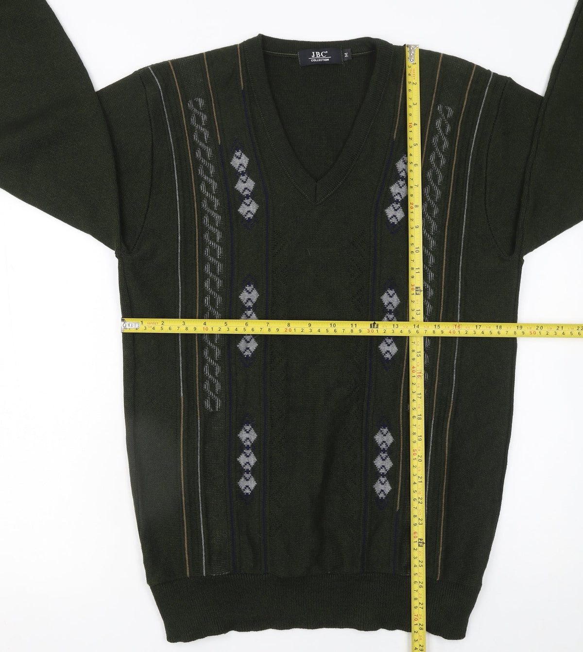Close-up detail of JBC Collection Men's Green Argyle V-Neck jumper M
