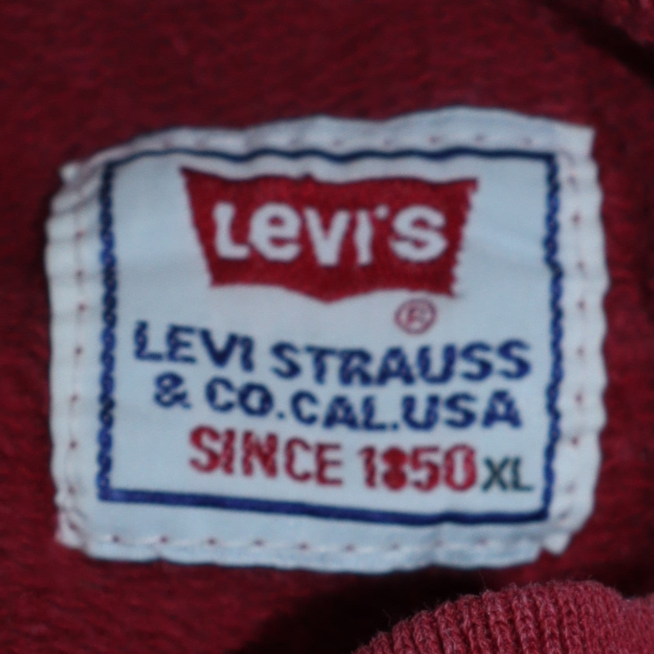 Levi's Men's Red XL Crew Neck Logo Pullover Sweatshirt