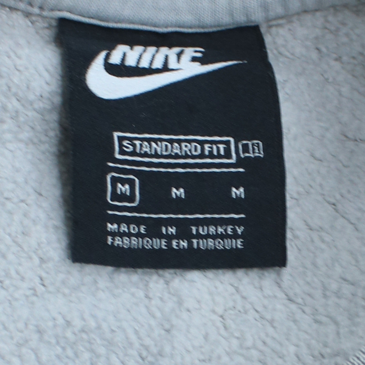 Nike Men’s White Logo Crew Neck Sweatshirt M Regular Fit