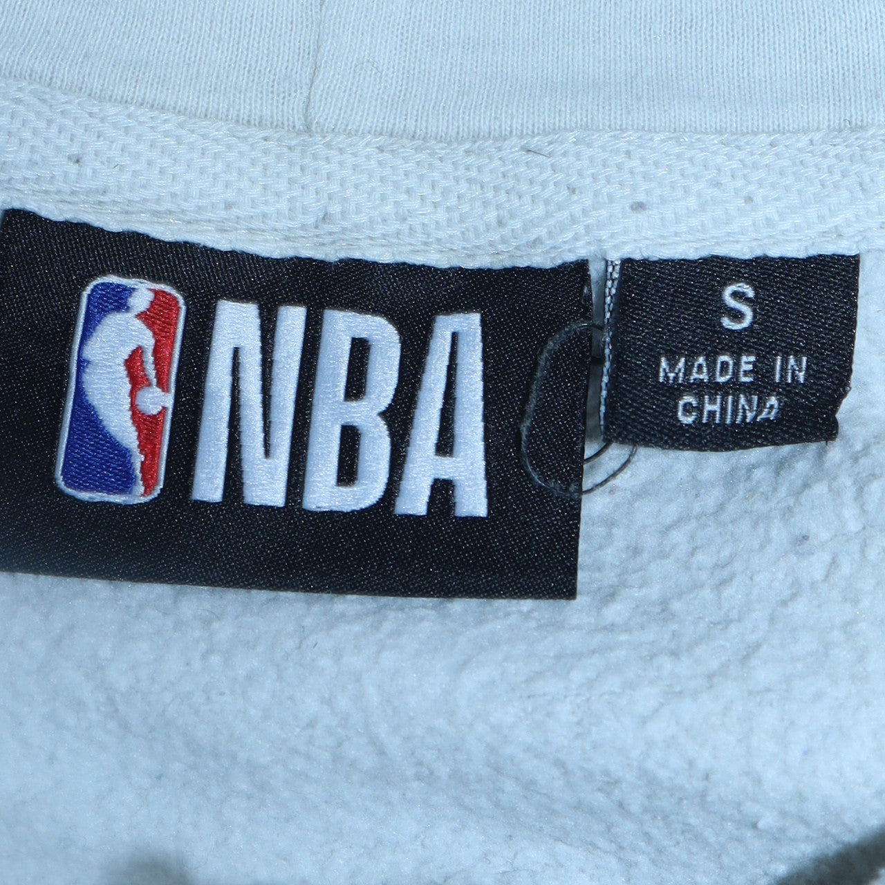 NBA Men’s White Chicago Bulls Pullover Hoodie Small Graphic Fleece