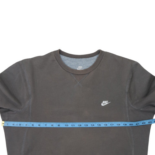 Nike Women’s Black M Crew Neck Pullover Sweatshirt - Classic Style