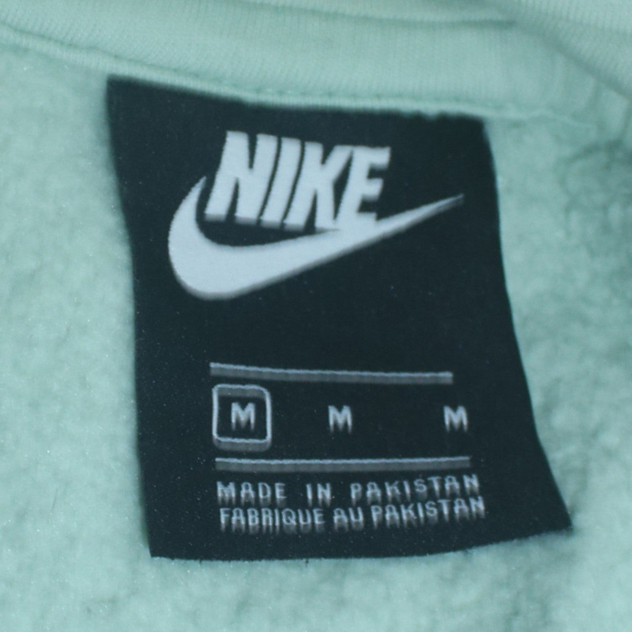 Nike Women’s Mint Green Pullover Hoodie Medium Cotton Logo Sweatshirt