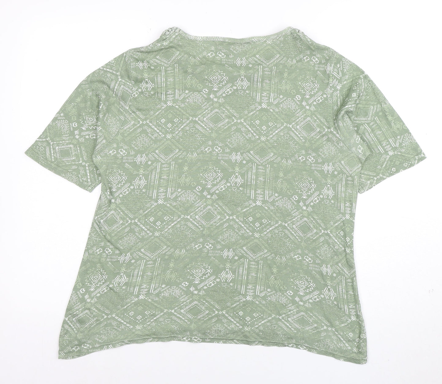 Isle Essentials Women's Green Geometric Cotton Short Sleeve T-Shirt Size 18