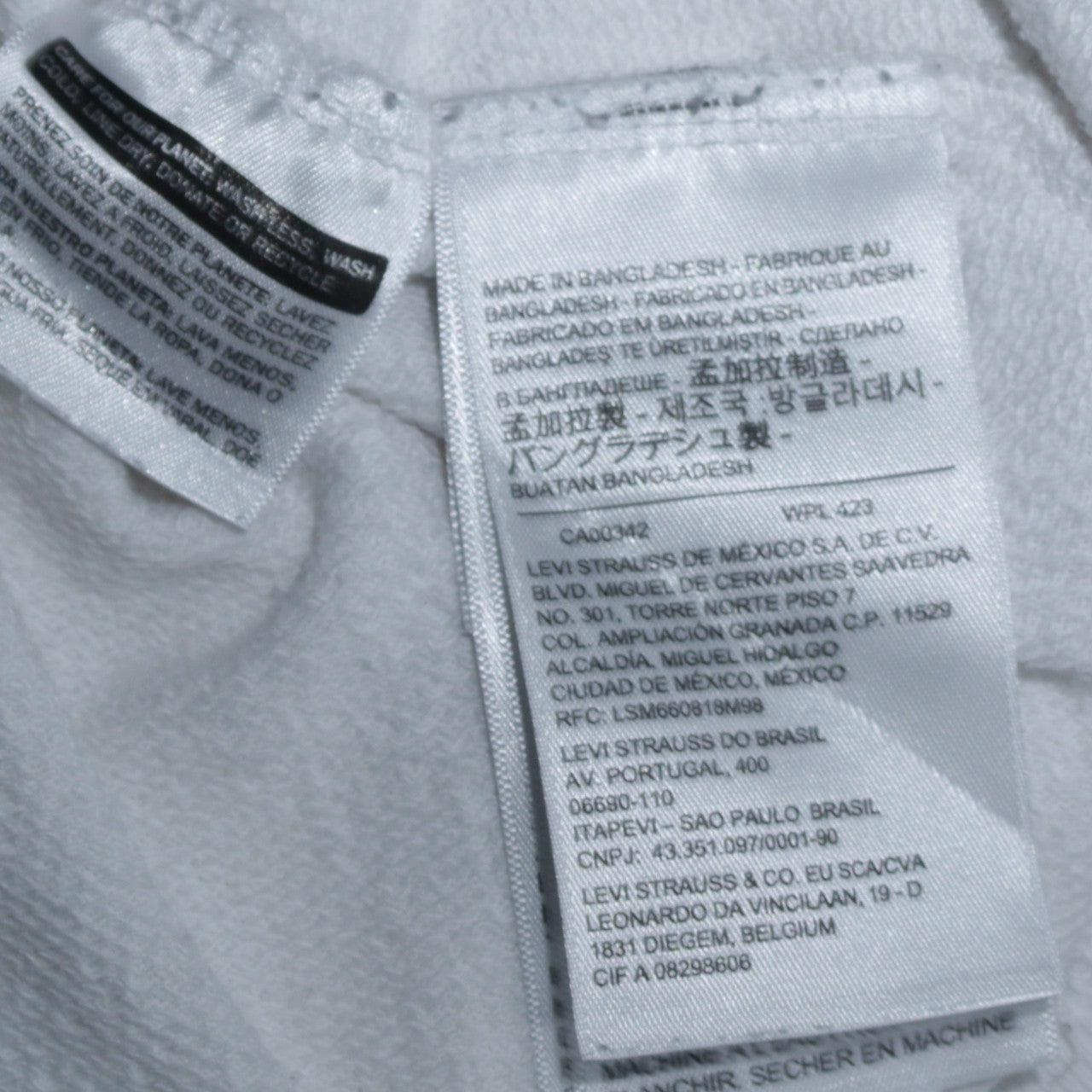 Levi's Men's White Pullover Hoodie Medium Logo Fleece Sweatshirt