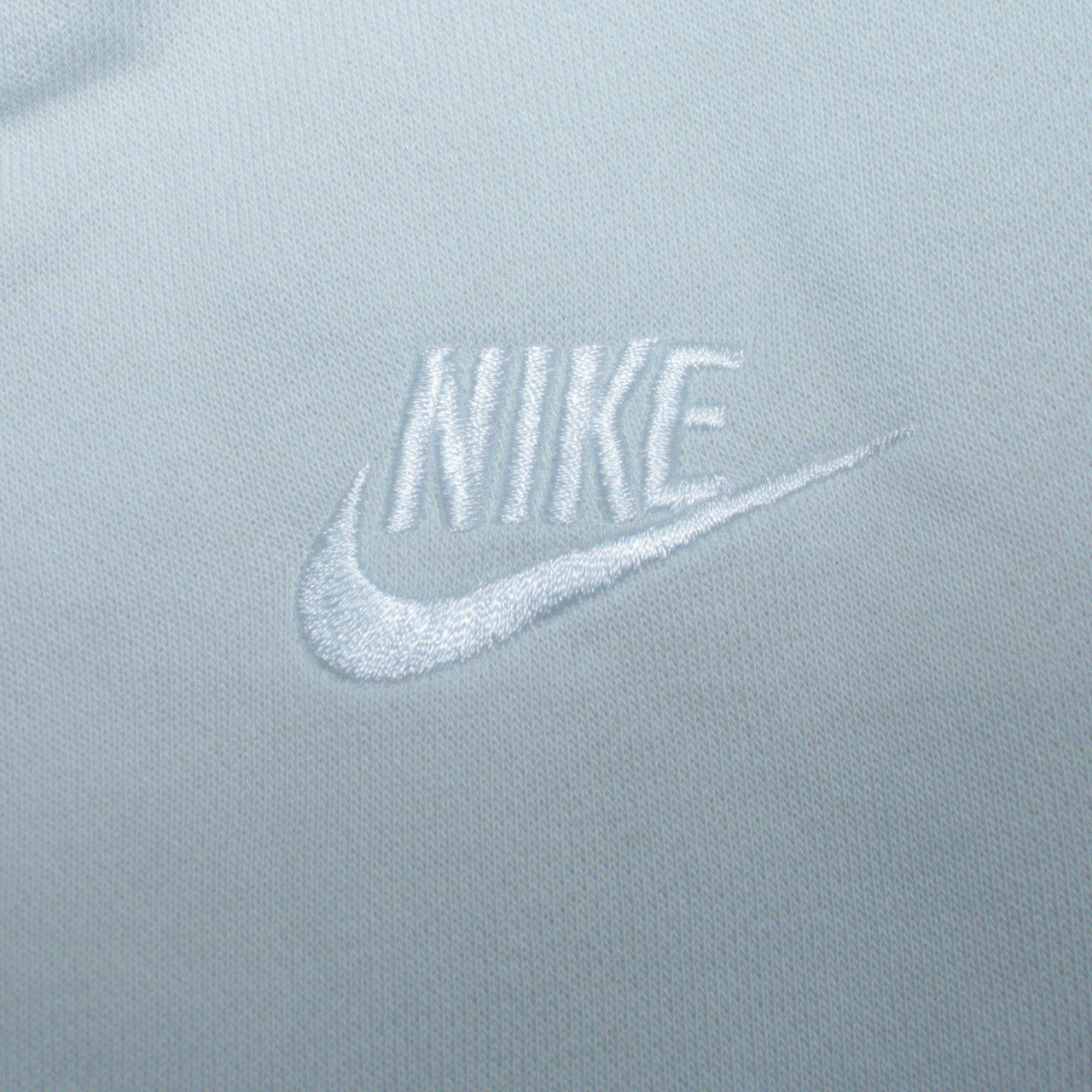 Nike Men's White Embroidered Logo Pullover Sweatshirt Size M