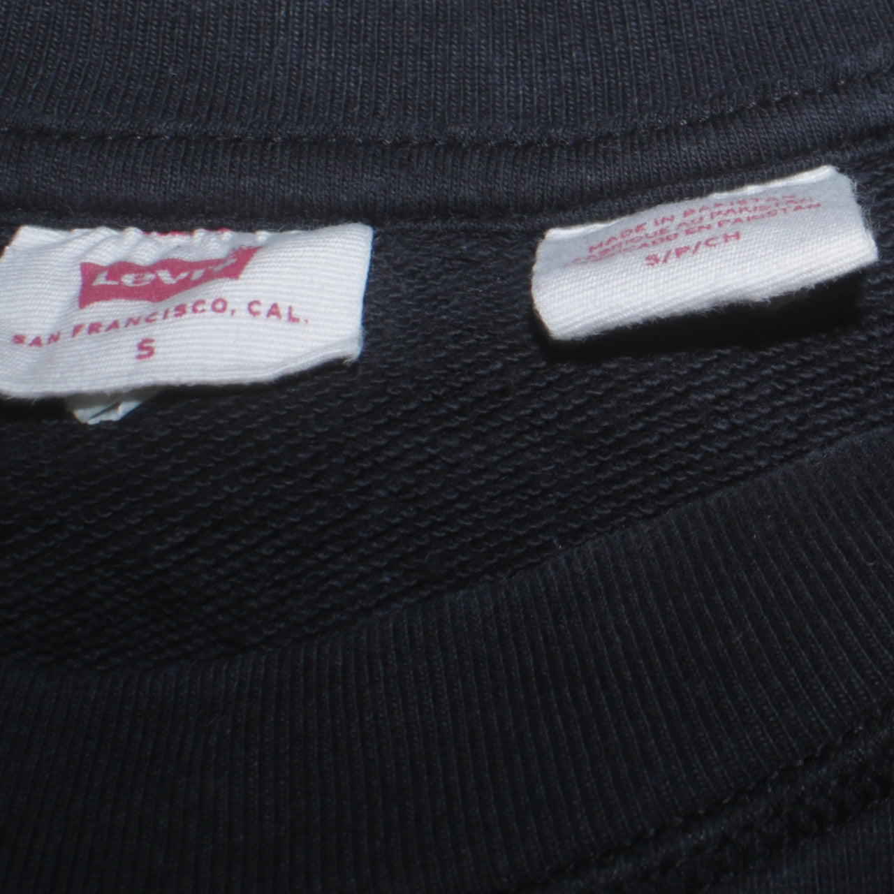 Levi's Women's Black Small Crew Neck Pullover Sweatshirt