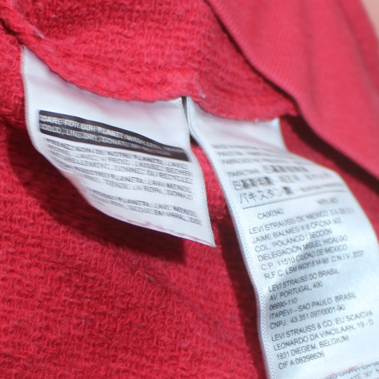 Levi's Men's Red Small Logo Graphic Pullover Sweatshirt