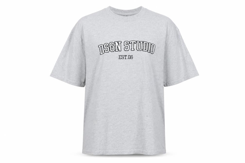Front view of Boohoo Women’s Grey Crew Neck Relaxed Fit T-Shirt, size UK 20