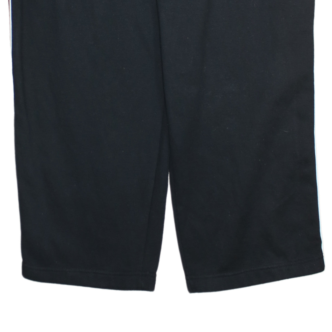 Umbro Men Black Regular Fit Sweatpants with Stripe Detail