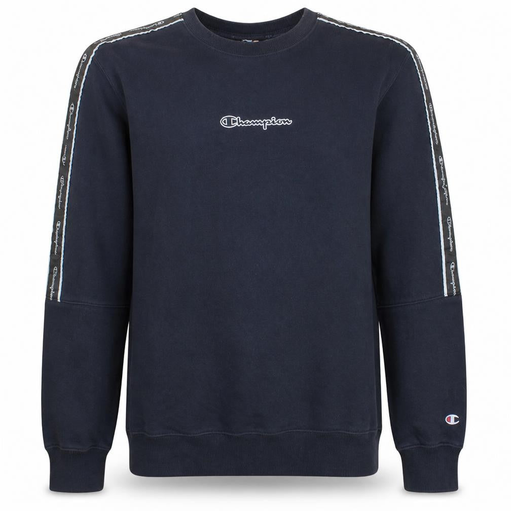 Front view of Champion men’s black large crew neck logo sweatshirt pullover