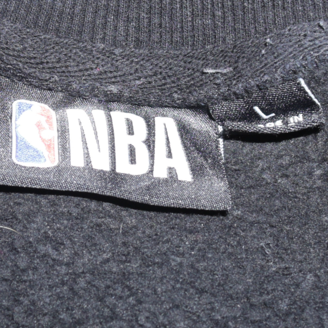 NBA Mens Black Chicago Bulls Pullover Sweatshirt Size L