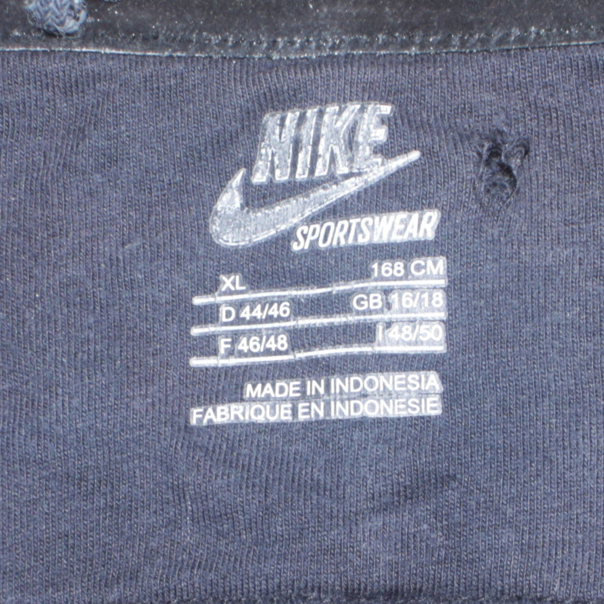 Brand and care label for Nike Women’s Black Full Zip Sweatshirt XL Classic Fit