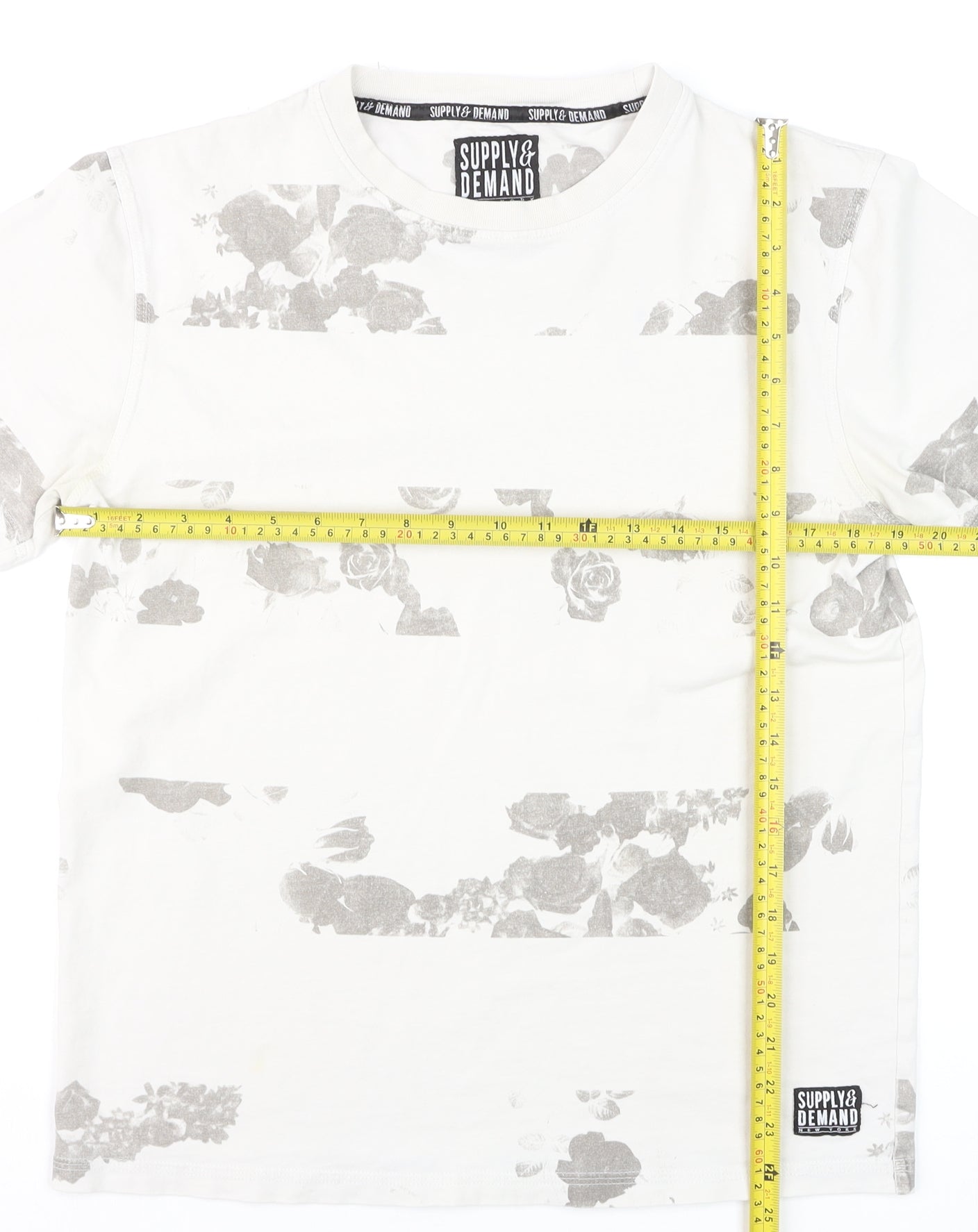 Supply & Demand Men's White Floral Graphic T-Shirt Medium