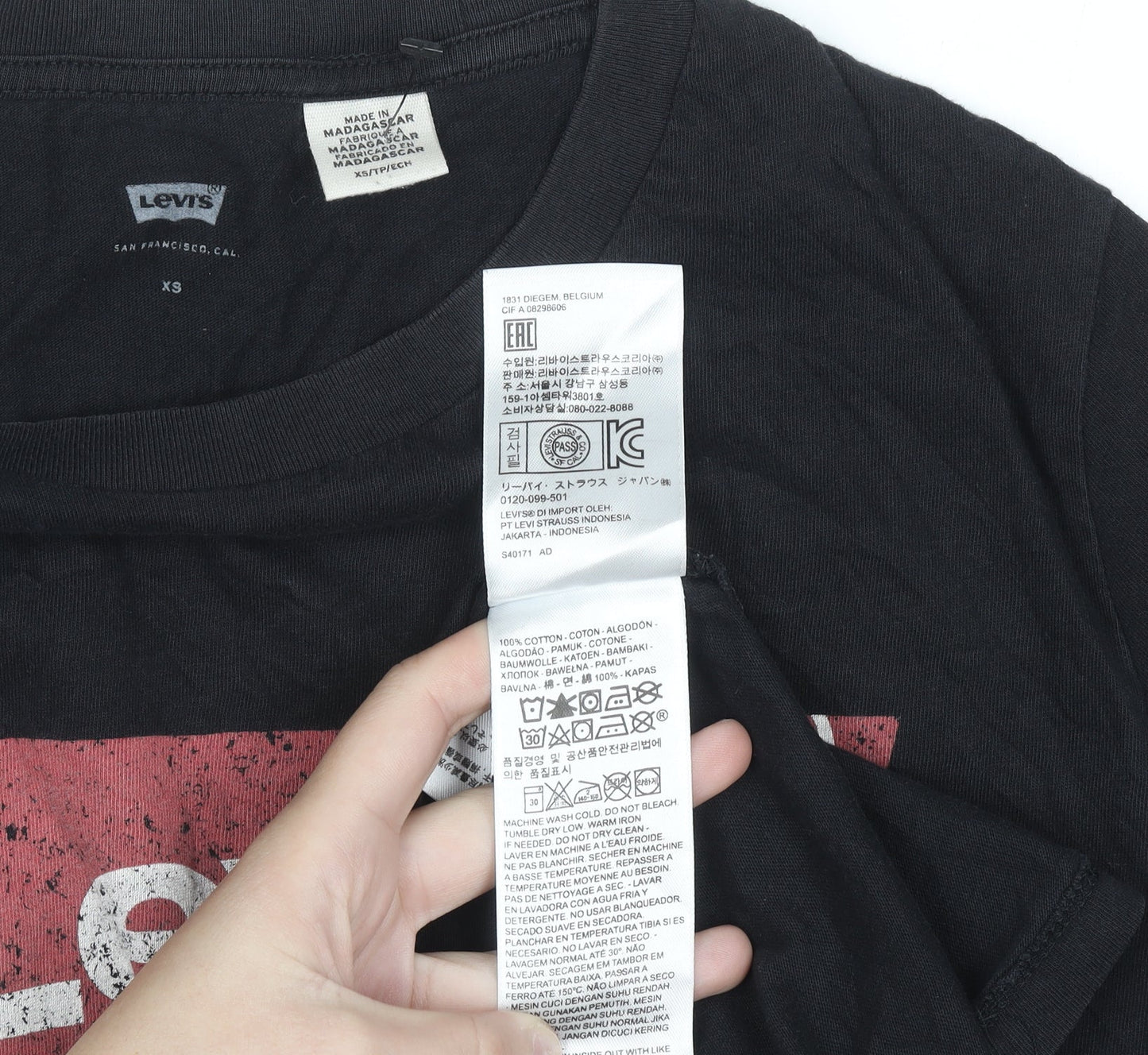 Levi's Men's Black Orlando Graphic Cotton T-Shirt XS