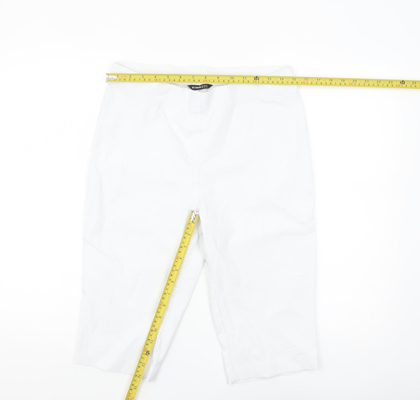 Roman Women’s White Bermuda Stretch Shorts Size 16