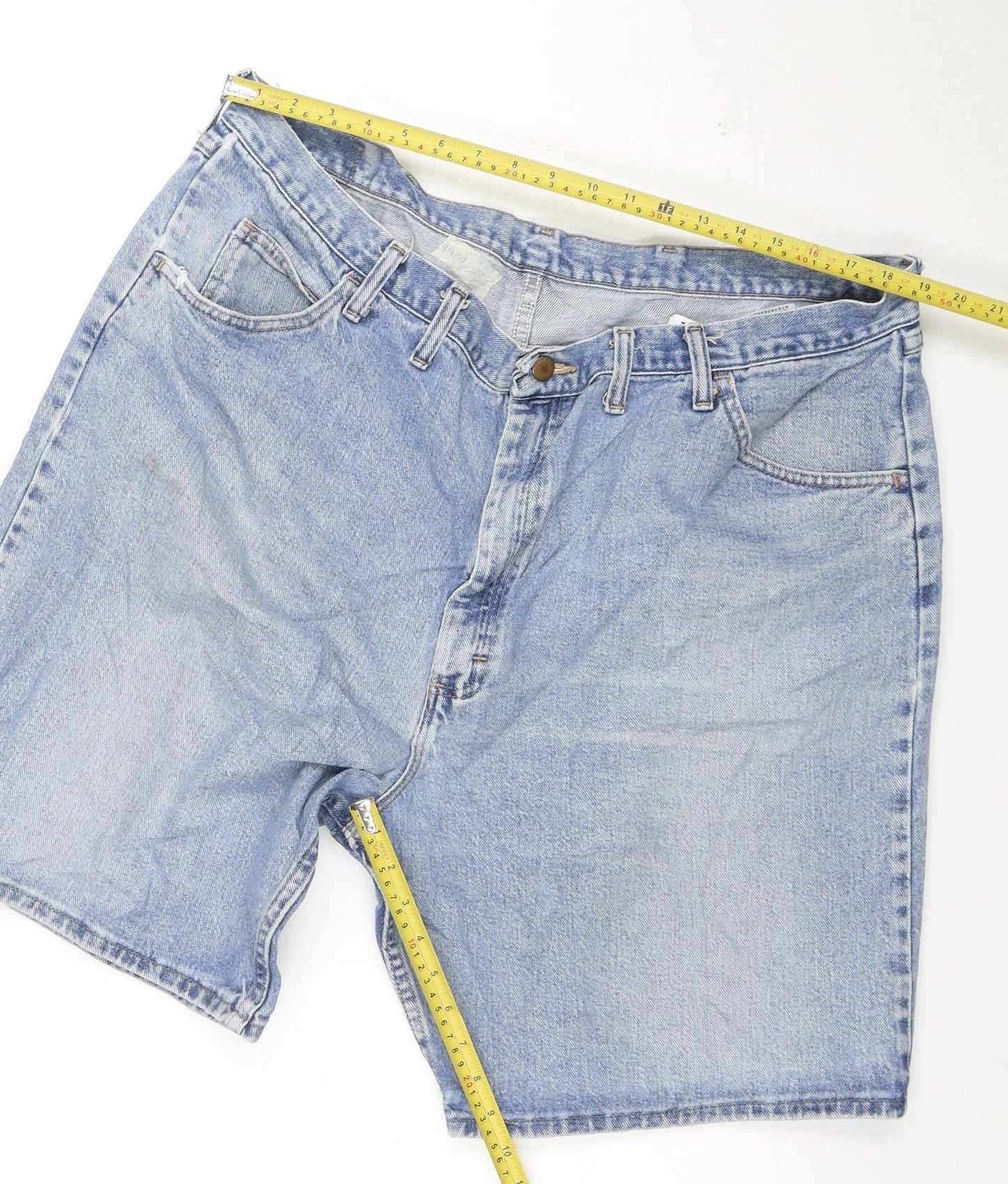 Wrangler Men's Blue Denim Relaxed Fit Shorts Size 44