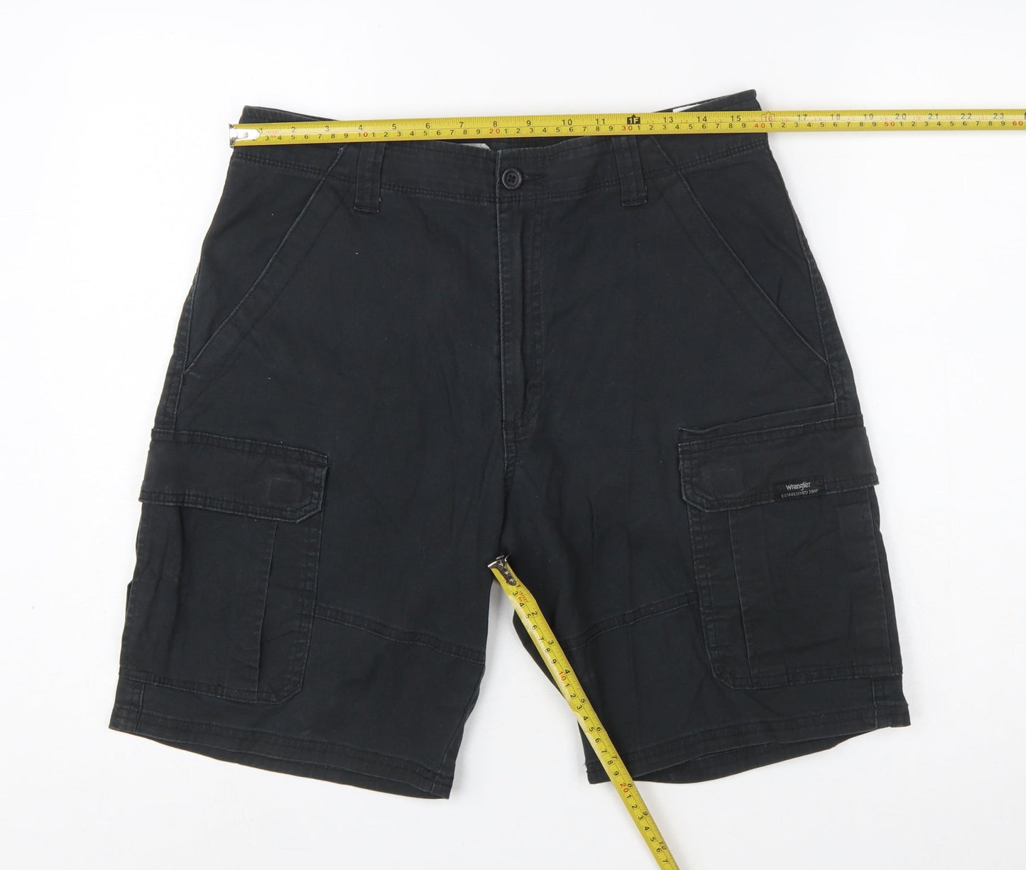 Wrangler Men's Black Cargo Shorts Size 32 Regular Cotton Stretch