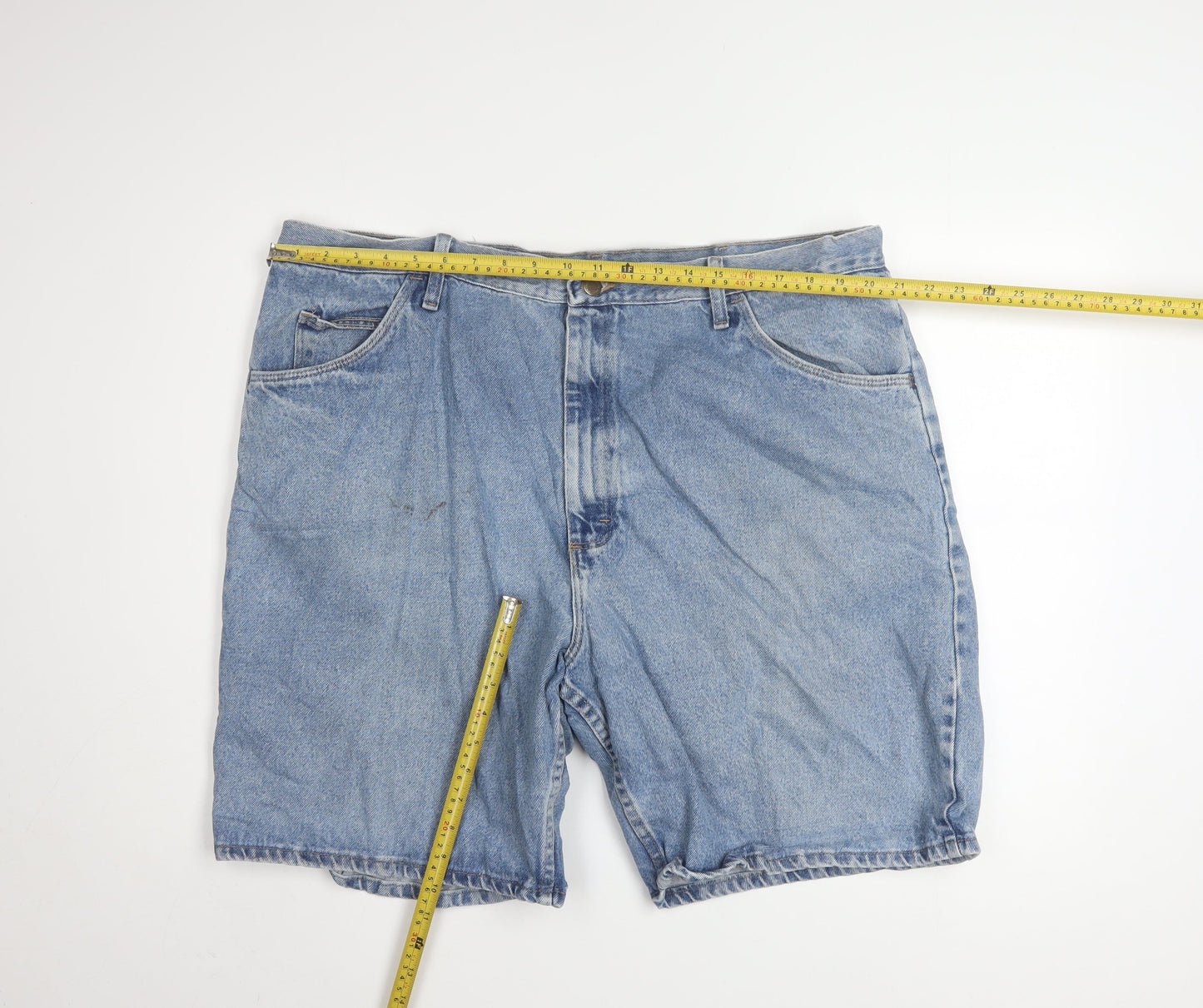 Wrangler Mens Blue Denim Relaxed Fit Shorts Size 42