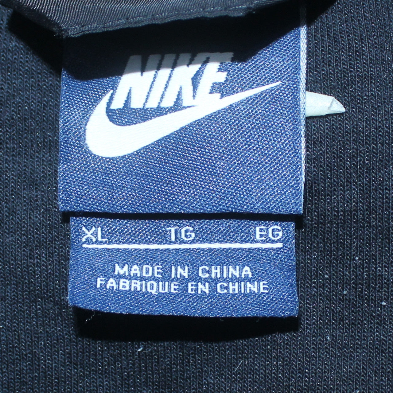 Nike Women Black XL Pullover Hoodie with Hooded Design