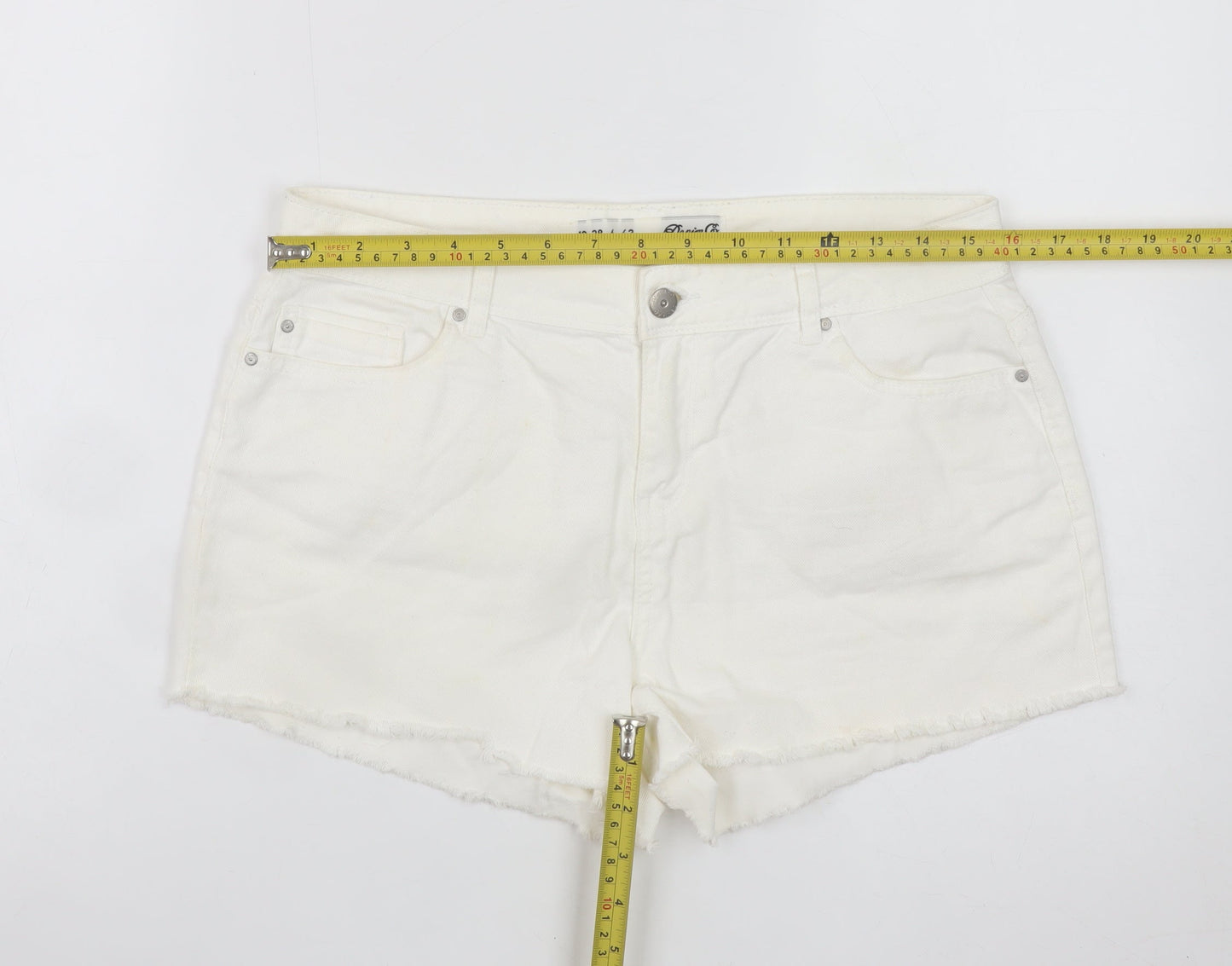 Denim Co. Women's White Size 10 Cut-Off Cotton Shorts