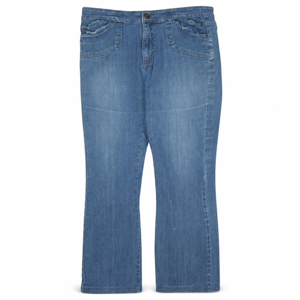 Front view of Beverly Hills Polo Club men’s blue straight denim jeans 40x32