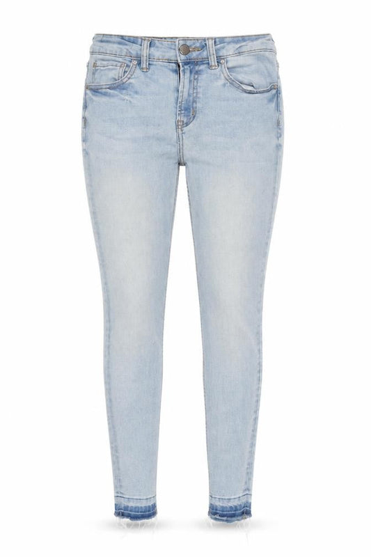 Front view of Denim Co Women's Light Blue Skinny Jeans, size 8, Mid Rise Stretch