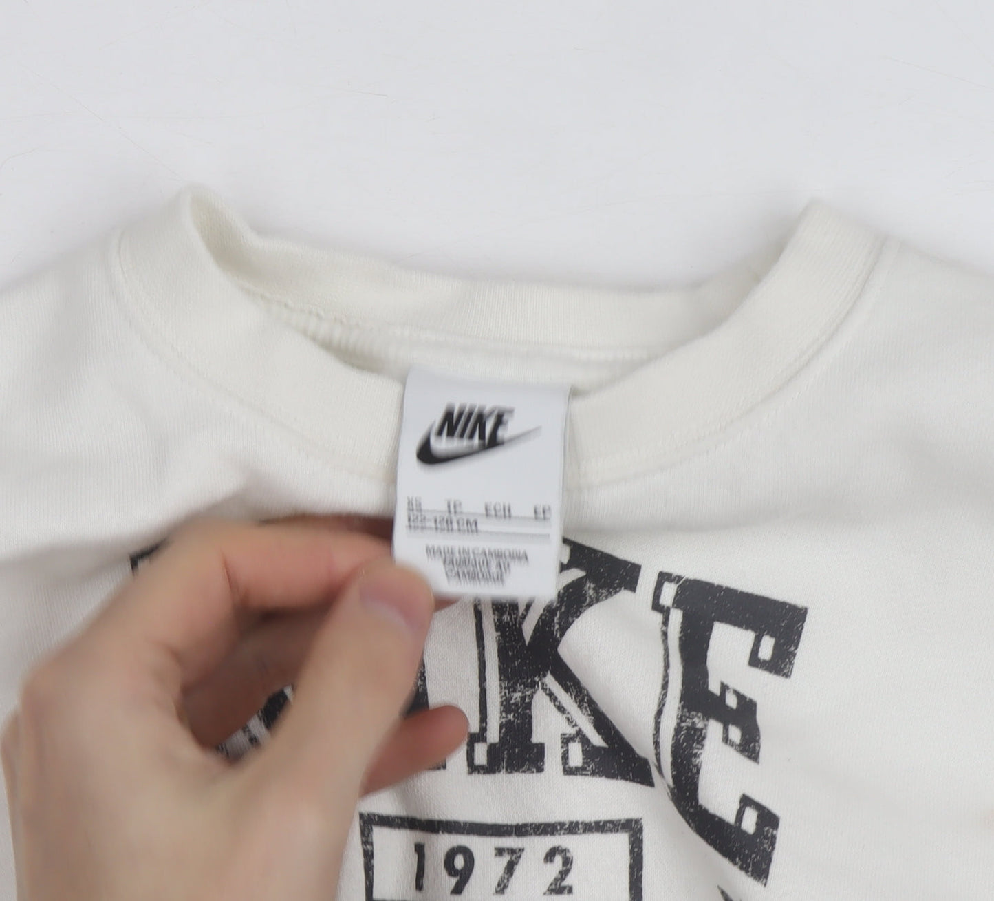 Nike Women’s White Crew Neck Pullover Sweatshirt Size 12 with Logo Print