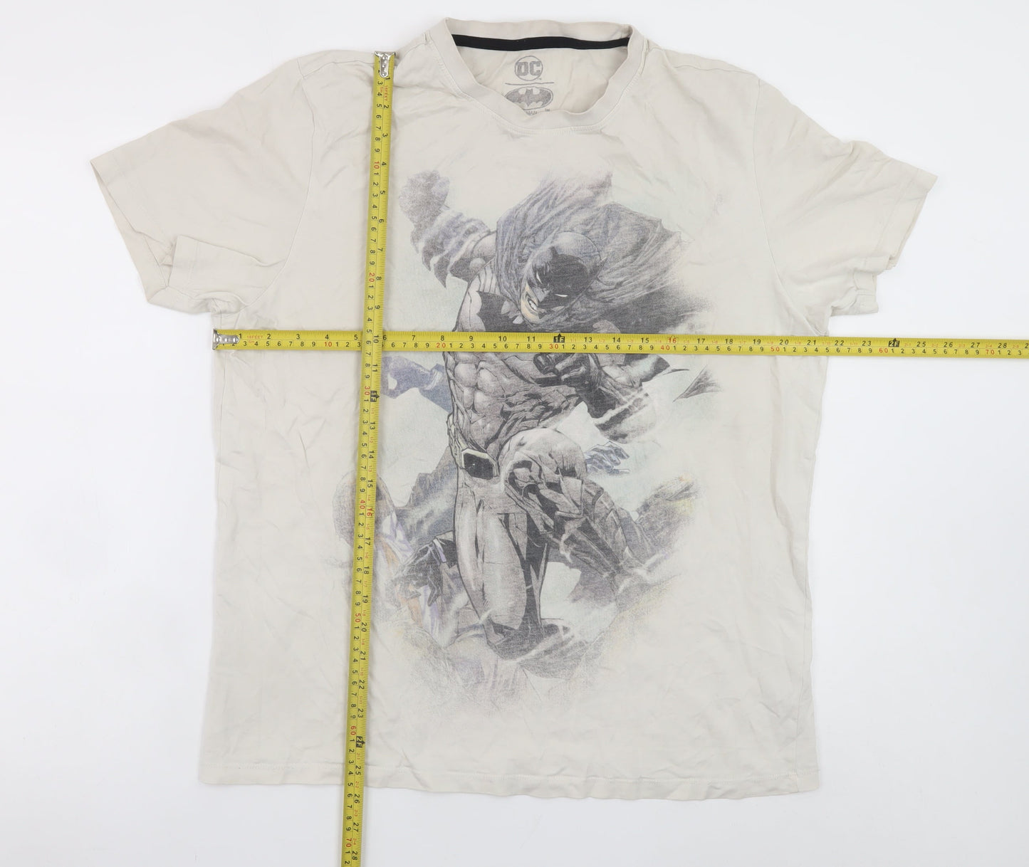 DC Batman Beige Graphic Print Men's L Crew Neck T-Shirt