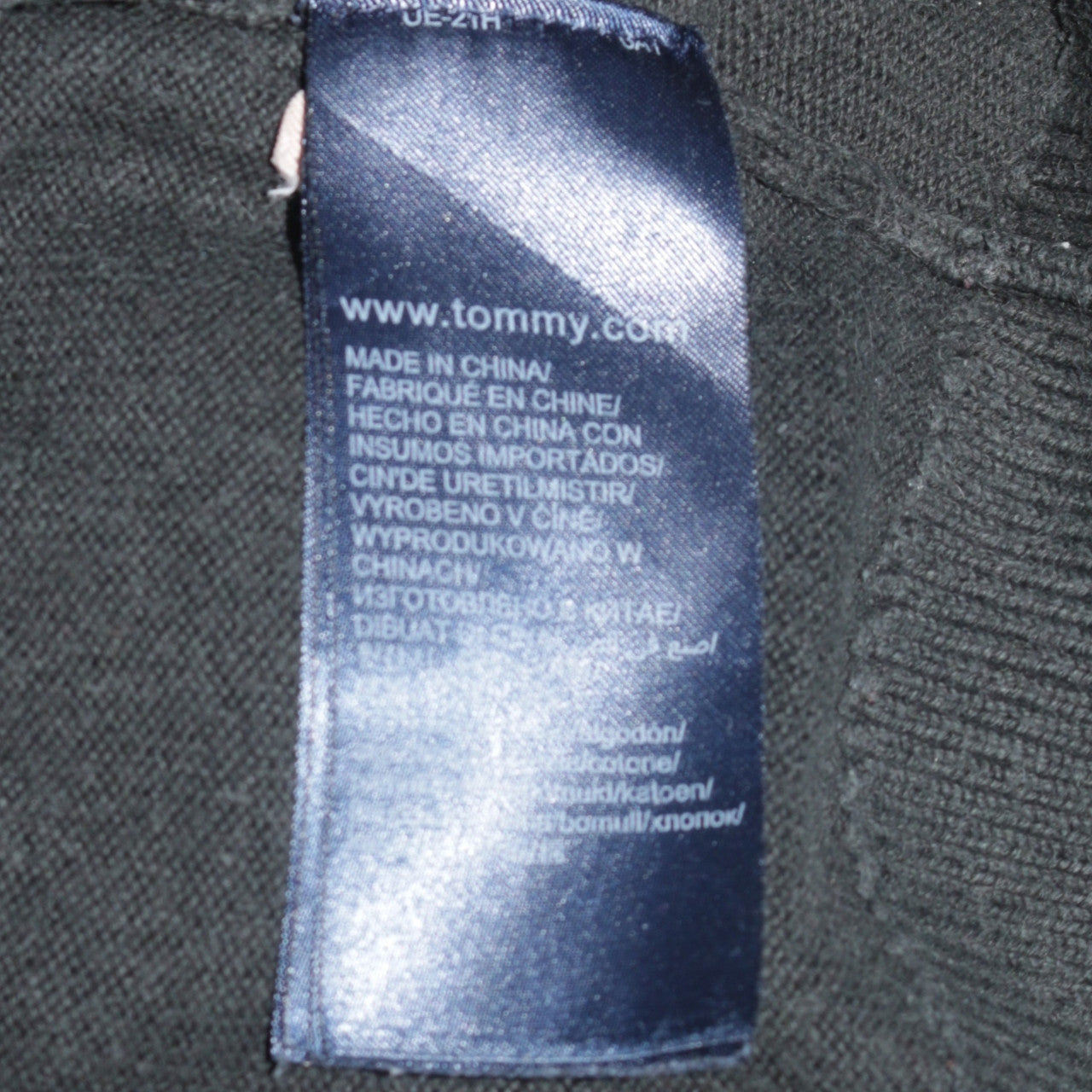 Tommy Hilfiger Men Black V-Neck Cotton Pullover Jumper M