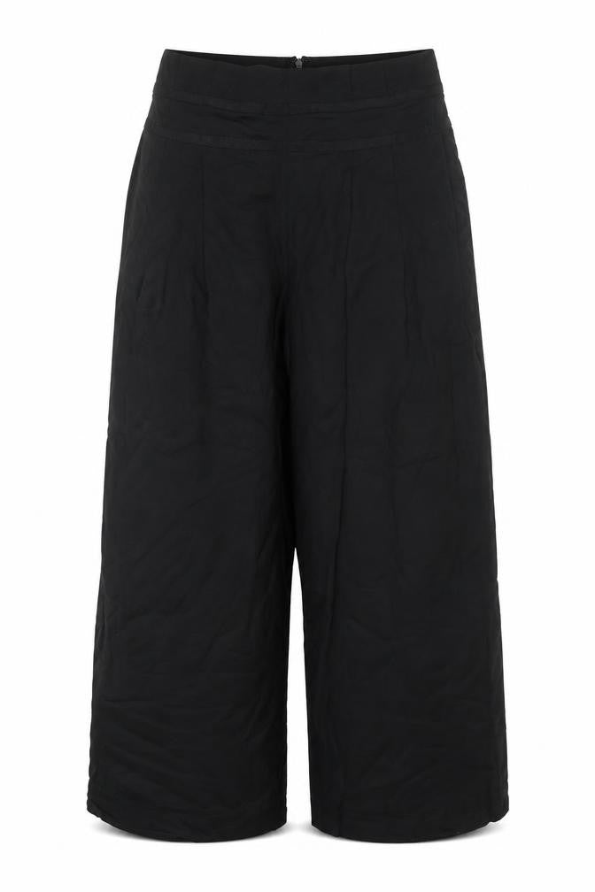 Front view of ASOS Women’s Black High Waist Wide-Leg Crepe Culottes, size UK 10