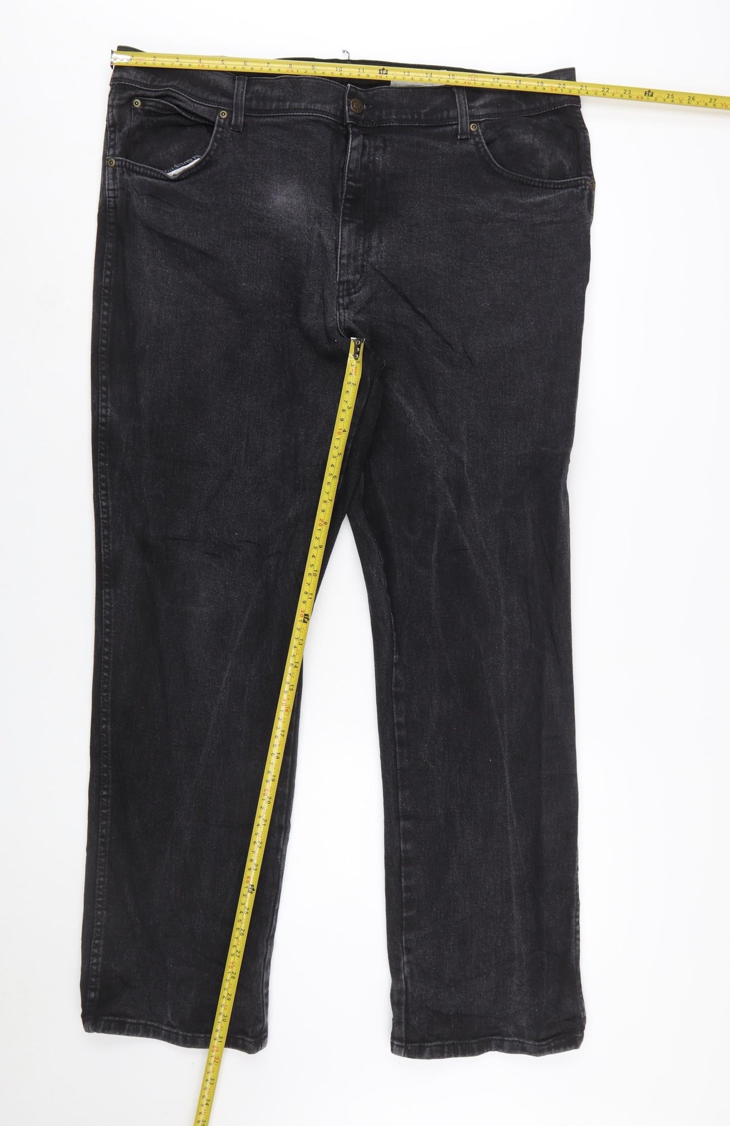 Wrangler Men's Black Regular Fit Straight Jeans W42 L32
