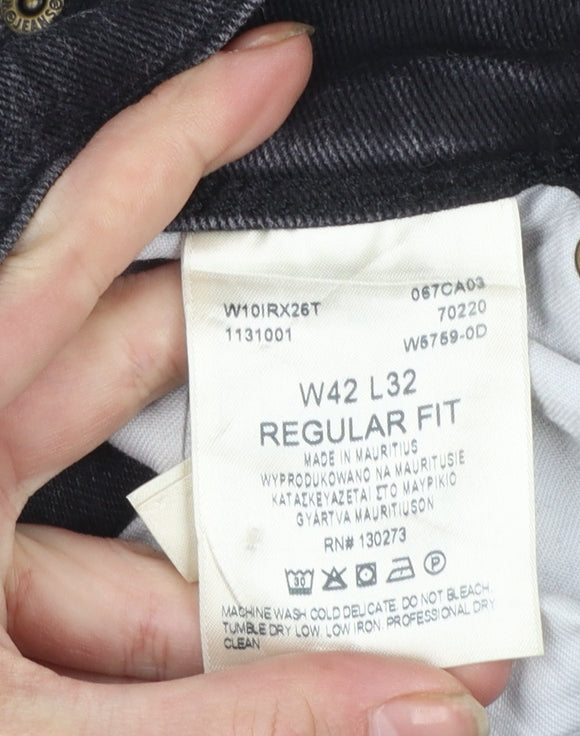 Wrangler Men's Black Regular Fit Straight Jeans W42 L32
