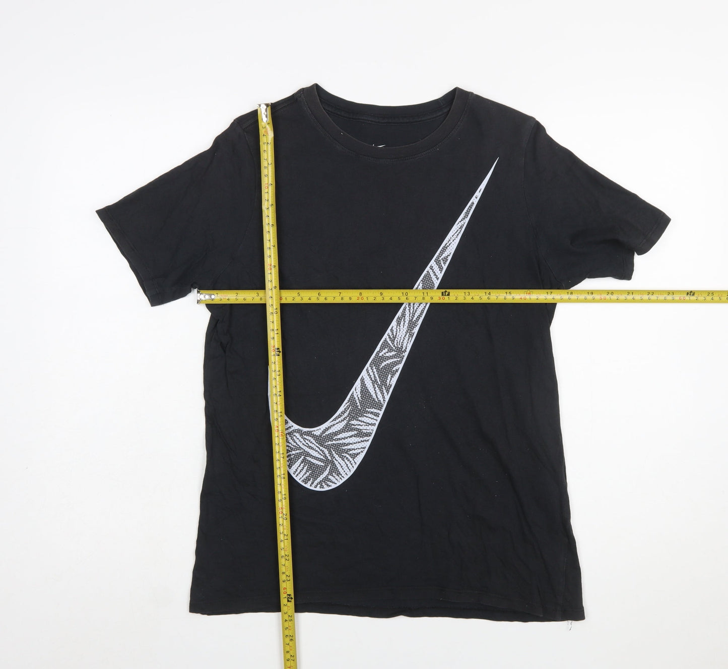 Nike Boys Black XL Graphic Logo Athletic T-Shirt